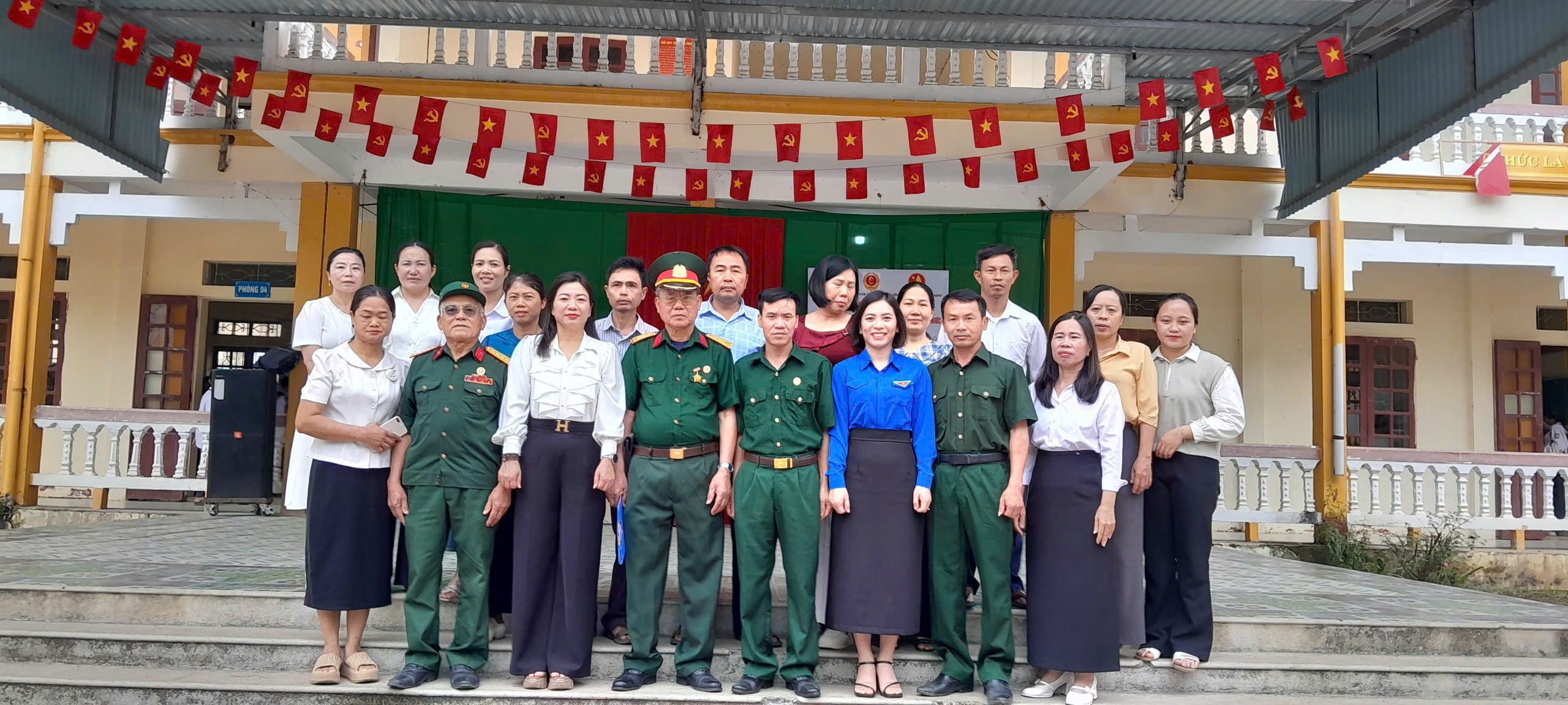 Anh-tin-bai